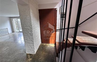 Uskumruköy Mevsim Sitesi'nde Ferah ve Geniş Bahçeli İkiz Villa