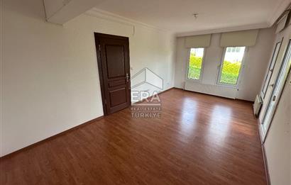 Sarıyer Uskumruköy'de Güvenlikli Sitede 4+2, 290m2 İkiz Villa