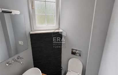 Uskumruköy Mevsim Sitesi'nde Ferah ve Geniş Bahçeli İkiz Villa