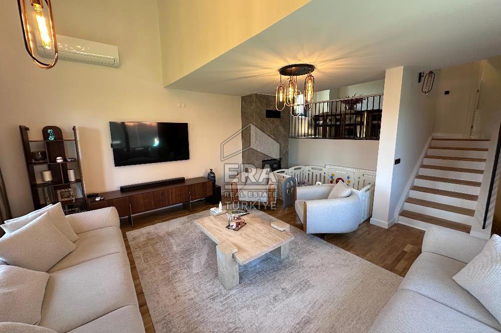 Zekeriyaköy Garanti Koza'da Komple Yenilenmiş Y Tipi Villa