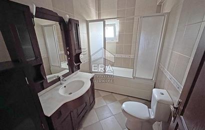 Sarıyer Uskumruköy'de Güvenlikli Sitede 4+2, 290m2 İkiz Villa