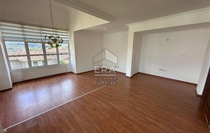 Sarıyer Uskumruköy'de Güvenlikli Sitede 4+2, 290m2 İkiz Villa