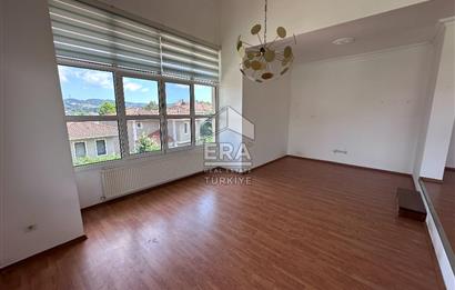 Sarıyer Uskumruköy'de Güvenlikli Sitede 4+2, 290m2 İkiz Villa