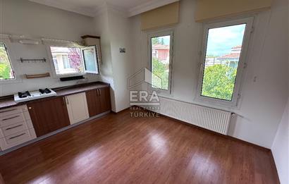 Sarıyer Uskumruköy'de Güvenlikli Sitede 4+2, 290m2 İkiz Villa