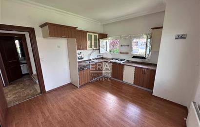 Sarıyer Uskumruköy'de Güvenlikli Sitede 4+2, 290m2 İkiz Villa