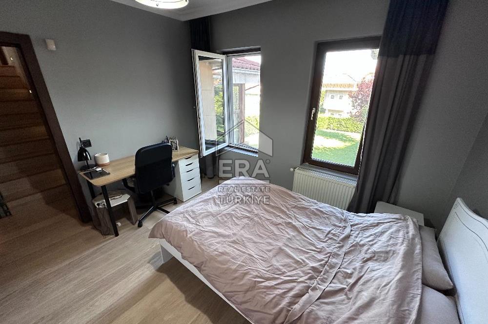 Uskumruköy Gardenya Evleri'nde Satılık 4+2 İkiz Villa