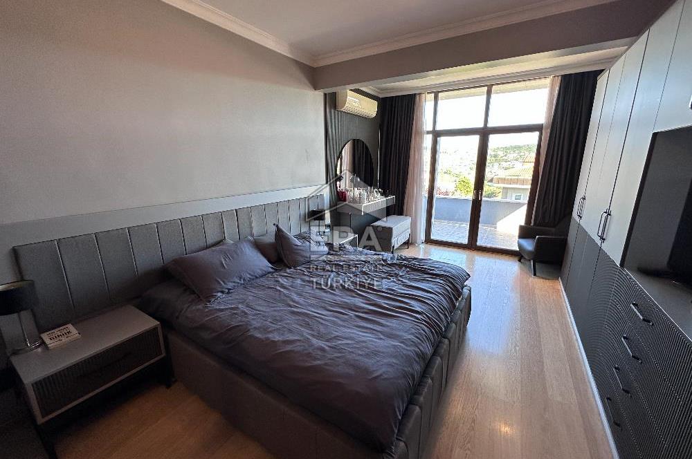 Uskumruköy Gardenya Evleri'nde Satılık 4+2 İkiz Villa