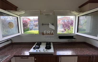 Sarıyer Uskumruköy'de Güvenlikli Sitede 4+2, 290m2 İkiz Villa