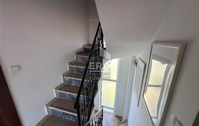 Sarıyer Uskumruköy'de Güvenlikli Sitede 4+2, 290m2 İkiz Villa