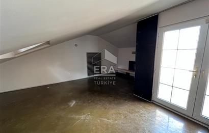 Uskumruköy Mevsim Sitesi'nde Ferah ve Geniş Bahçeli İkiz Villa