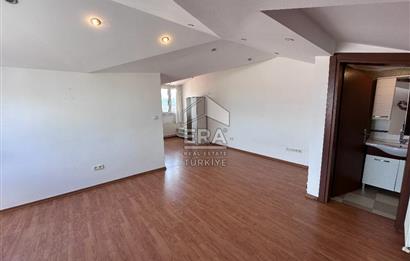 Sarıyer Uskumruköy'de Güvenlikli Sitede 4+2, 290m2 İkiz Villa