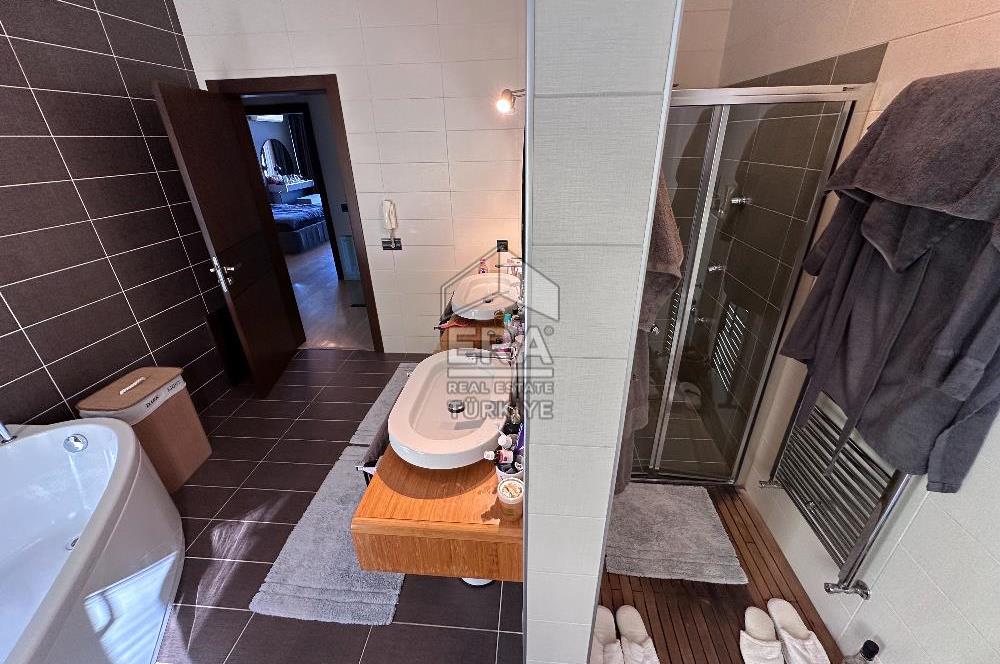 Uskumruköy Gardenya Evleri'nde Satılık 4+2 İkiz Villa