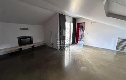Uskumruköy Mevsim Sitesi'nde Ferah ve Geniş Bahçeli İkiz Villa