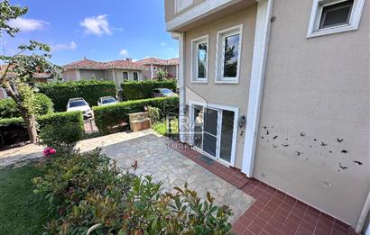 Sarıyer Uskumruköy'de Güvenlikli Sitede 4+2, 290m2 İkiz Villa