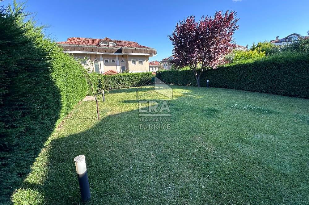 Uskumruköy Gardenya Evleri'nde Satılık 4+2 İkiz Villa