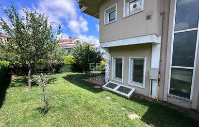 Sarıyer Uskumruköy'de Güvenlikli Sitede 4+2, 290m2 İkiz Villa