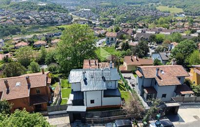 Zekeriyaköy Garanti Koza'da Komple Yenilenmiş Y Tipi Villa