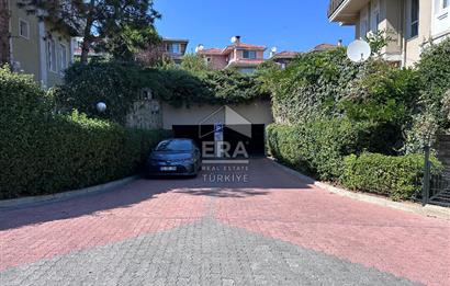 Sarıyer Uskumruköy'de Güvenlikli Sitede 4+2, 290m2 İkiz Villa