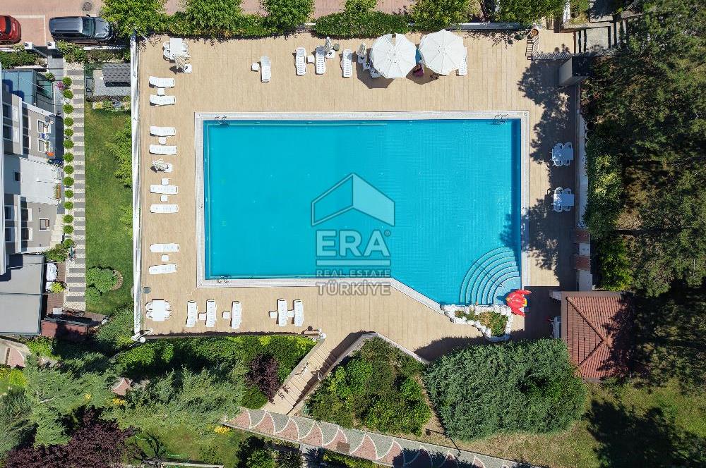 Sarıyer Uskumruköy'de Güvenlikli Sitede 4+2, 290m2 İkiz Villa
