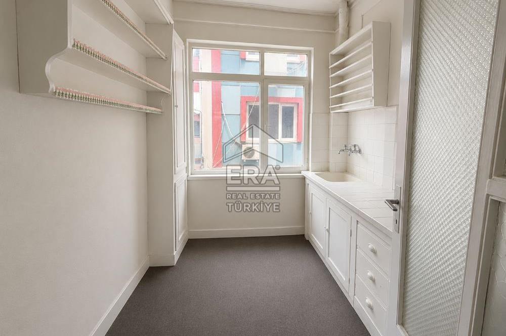 ERA SÖZ'DEN KARESİ MİLLİKUVVETLER CADDESİNDE 2+1 SATILIK DAİRE