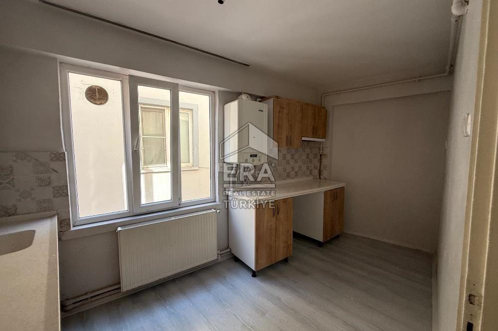 ERA PORT GÜVENCESİYLE ANAFARTALAR CD. ARAKAT 2+1 KİRALIK DAİRE