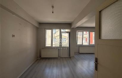 ERA PORT GÜVENCESİYLE ANAFARTALAR CD. ARAKAT 2+1 KİRALIK DAİRE