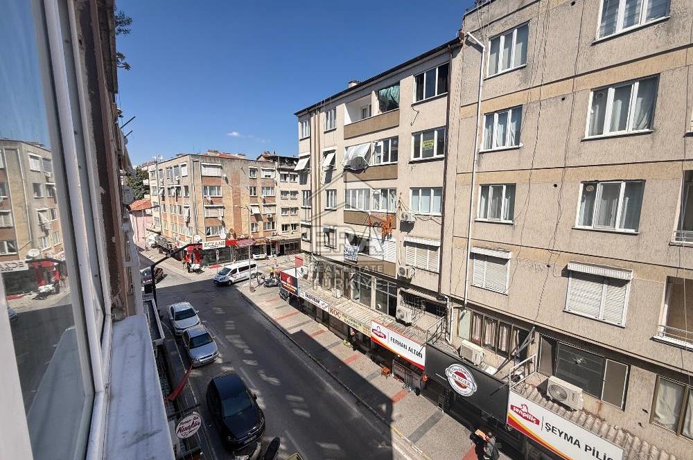ERA PORT GÜVENCESİYLE ANAFARTALAR CD. ARAKAT 2+1 KİRALIK DAİRE