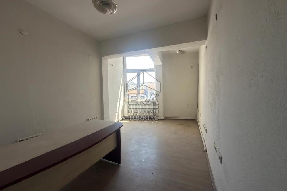 ERA PORT GÜVENCESİYLE ÇARŞIDA 2+1 KİRALIK OFİS/DAİRE