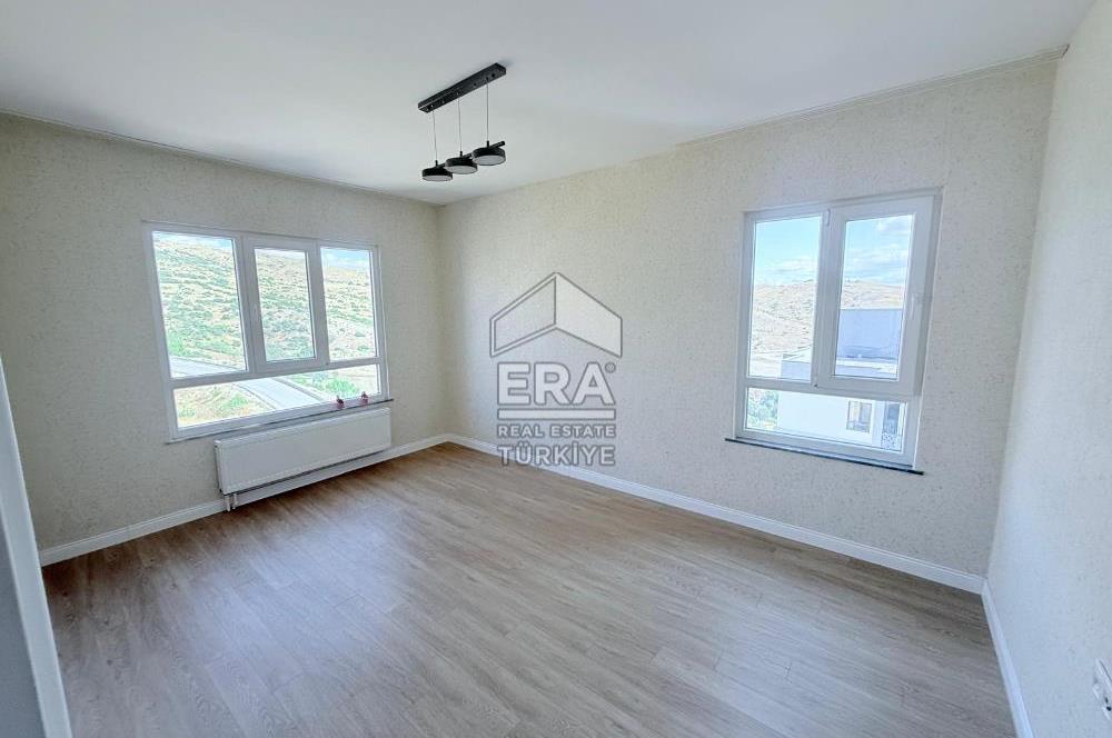 ERA PORT GÜVENCESİYLE PRESTİJ SEYİRTEPEDE KİRALIK 3+1 LÜKS DAİRE
