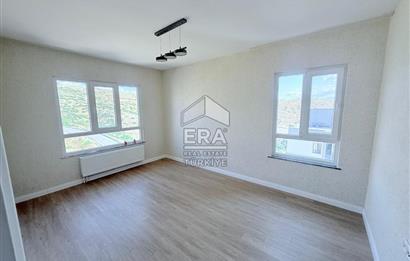 ERA PORT GÜVENCESİYLE PRESTİJ SEYİRTEPEDE KİRALIK 3+1 LÜKS DAİRE