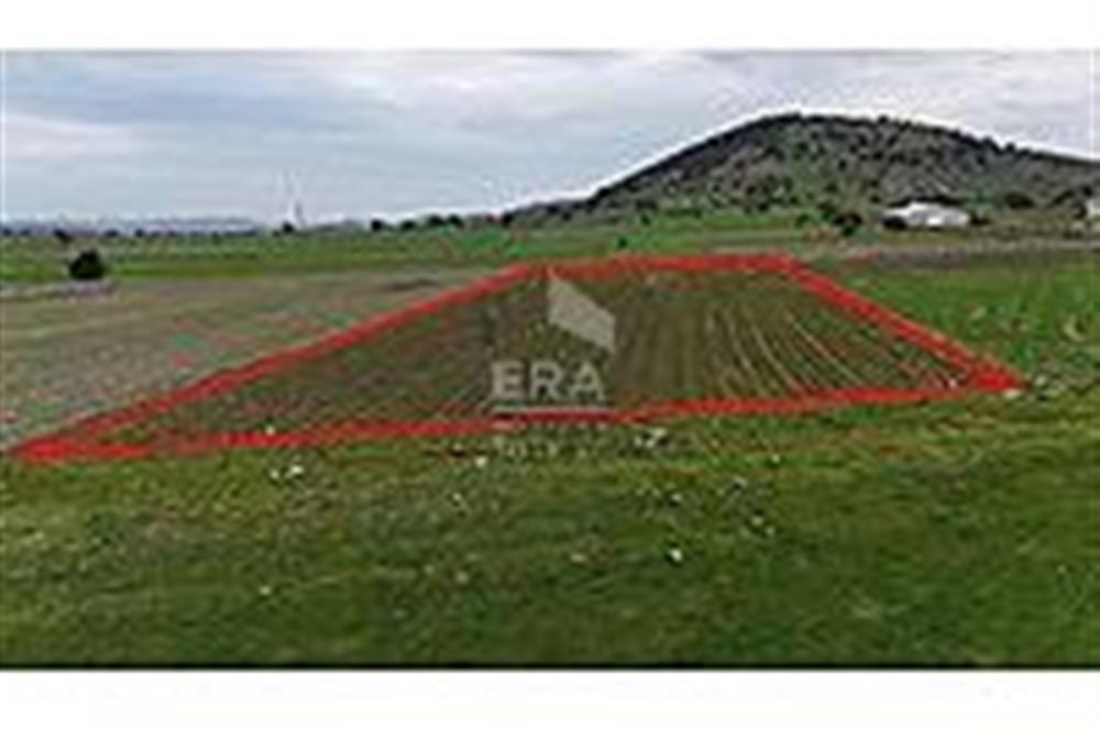 ERA PORT GÜVENCESİYLE KARESİ OVACIK KÖYÜNDE 3897m² SATILIK TARLA