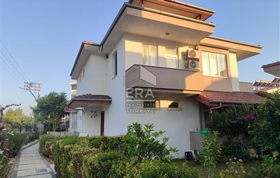 MANAVGAT ILICA’DA HAVUZLU SİTE İÇERİSİNDE GENİŞ TRİPLEKS İKİZ VİLLA