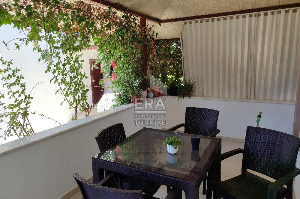 MANAVGAT ILICA’DA HAVUZLU SİTE İÇERİSİNDE GENİŞ TRİPLEKS İKİZ VİLLA