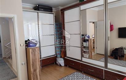 MANAVGAT ILICA’DA HAVUZLU SİTE İÇERİSİNDE GENİŞ TRİPLEKS İKİZ VİLLA