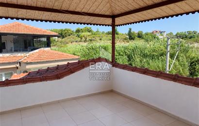 MANAVGAT ILICA’DA HAVUZLU SİTE İÇERİSİNDE GENİŞ TRİPLEKS İKİZ VİLLA
