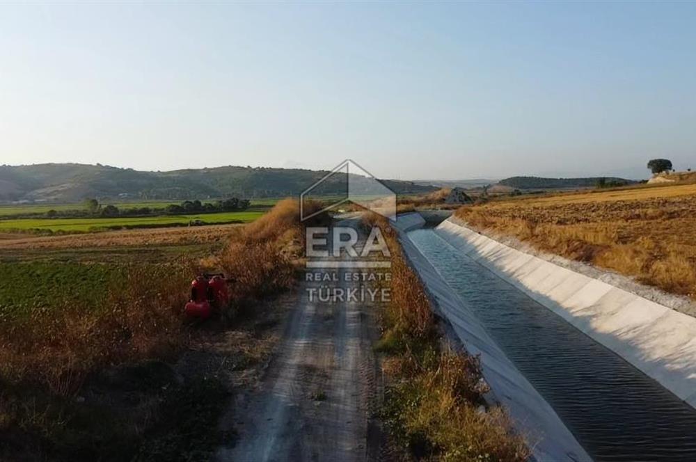 Susurluk'ta Sulama Kanalına 120m Mesafede Tarla