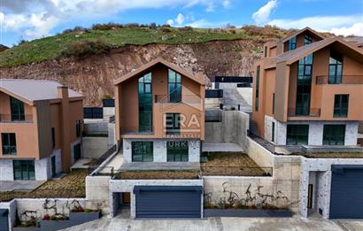 YAYLA COUNTRY'DE KİRALIK 7+1 SIFIR LÜKS VİLLA