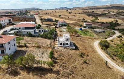 ERA PORT GÜVENCESİYLE NAİPLİ MAHALLESİNDE 685 M2 NA TAMAM VİLLA