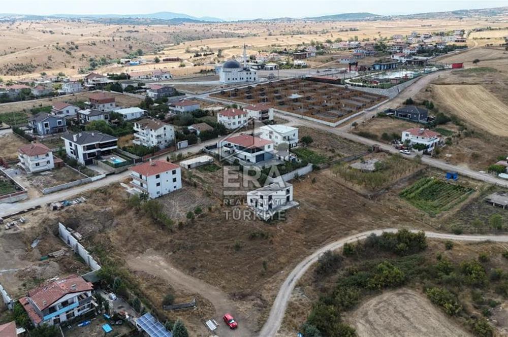 ERA PORT GÜVENCESİYLE NAİPLİ MAHALLESİNDE 685 M2 NA TAMAM VİLLA