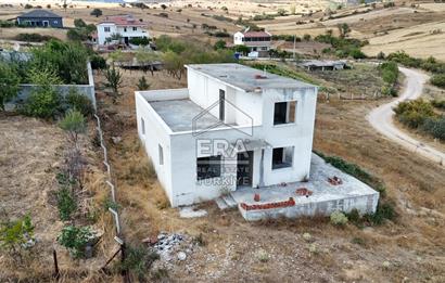 ERA PORT GÜVENCESİYLE NAİPLİ MAHALLESİNDE 685 M2 NA TAMAM VİLLA