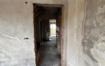 ERA PORT GÜVENCESİYLE NAİPLİ MAHALLESİNDE 685 M2 NA TAMAM VİLLA