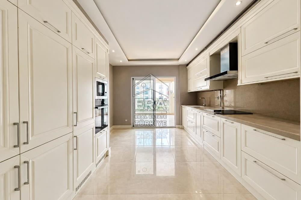 ERA PORT'TAN BAK YAPI PAŞA KONAKLARINDA 4+1 KİRALIK DAİRE