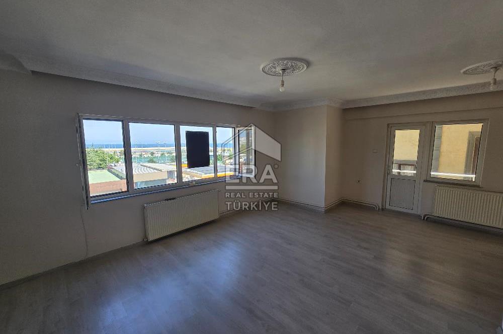 Beşirli Sahil Caddesinde Deniz Manzaralı Kiralık 2+1