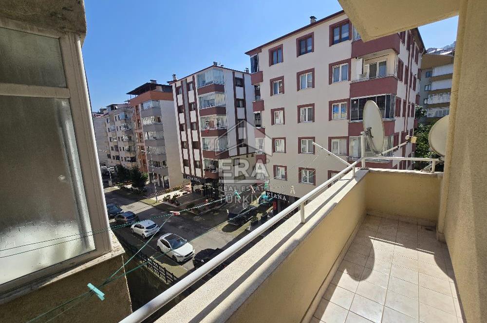 Beşirli Sahil Caddesinde Deniz Manzaralı 4+1 Dubleks