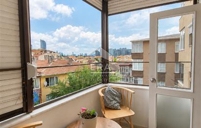 ACIBADEM'DE FERAH PLANLI, BALKONLU, MERKEZİ KONUMDA 2+1 SATILIK