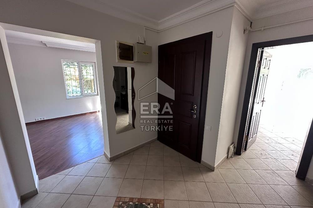 Uskumruköy Arıköy'de Büyük Bahçeli, Bakımlı 4+2 İkiz Villa