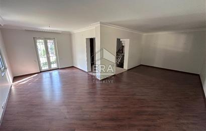 Uskumruköy Arıköy'de Büyük Bahçeli, Bakımlı 4+2 İkiz Villa