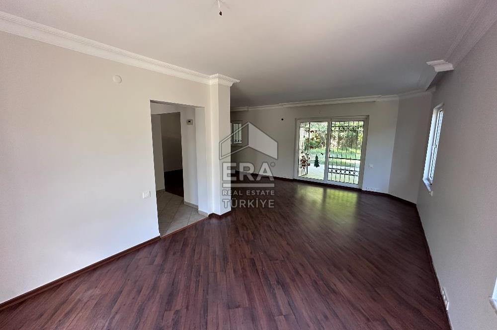 Uskumruköy Arıköy'de Büyük Bahçeli, Bakımlı 4+2 İkiz Villa