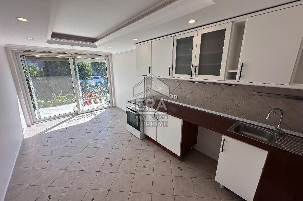 Uskumruköy Arıköy'de Büyük Bahçeli, Bakımlı 4+2 İkiz Villa