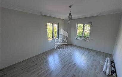 Uskumruköy Arıköy'de Büyük Bahçeli, Bakımlı 4+2 İkiz Villa
